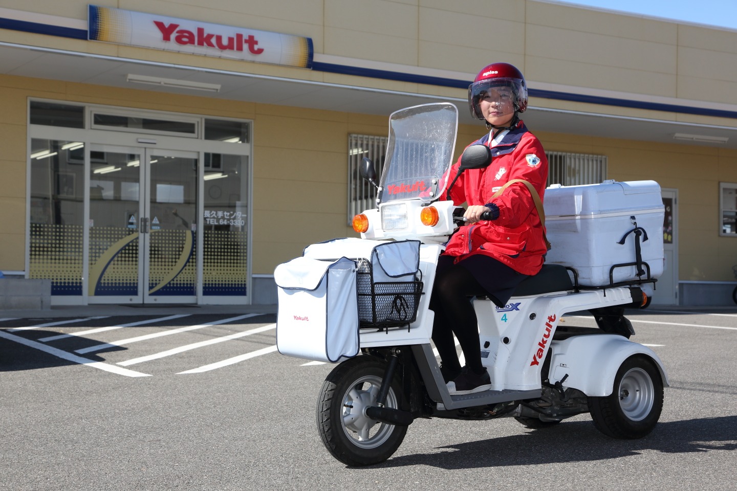 ヤクルト 配達 車